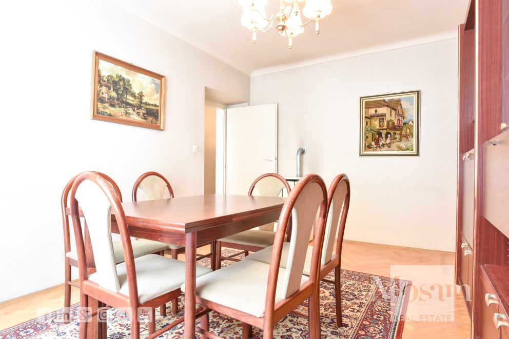A rare opportunity in a prime location. Living opposite the Palais Rasumofsky and just a few steps from the Rochusmarkt