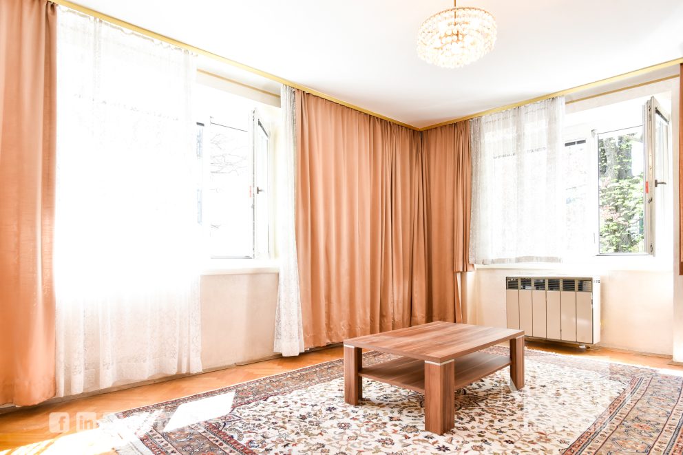 A rare opportunity in a prime location. Living opposite the Palais Rasumofsky and just a few steps from the Rochusmarkt