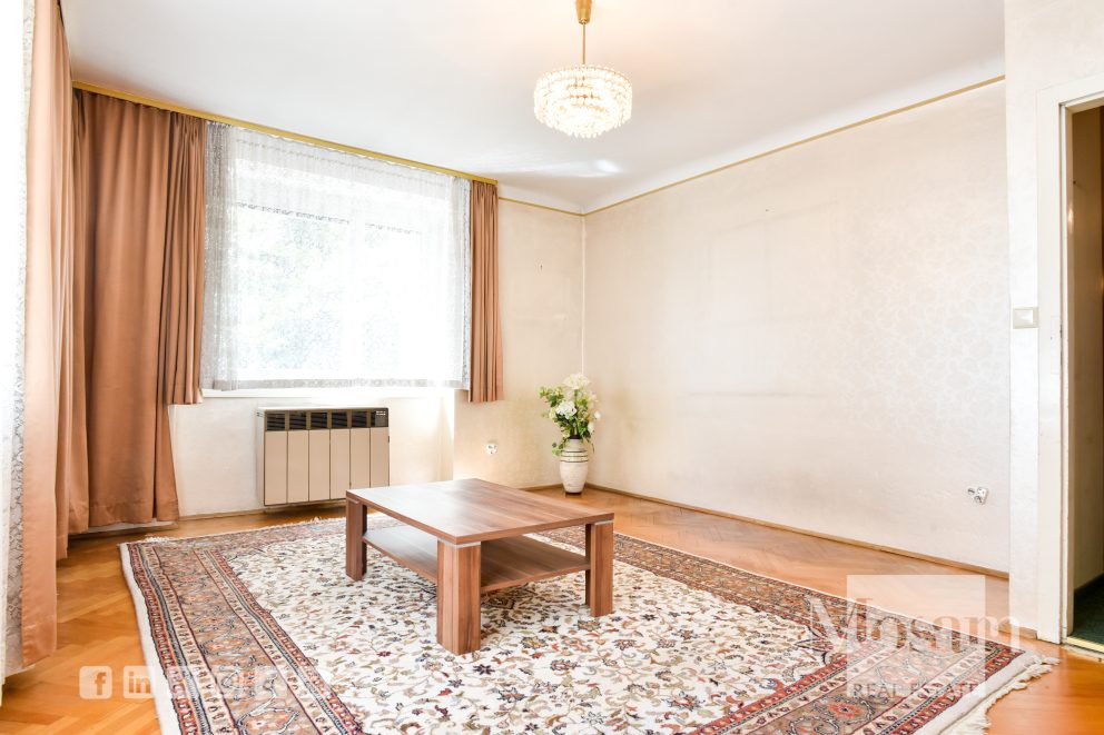 A rare opportunity in a prime location. Living opposite the Palais Rasumofsky and just a few steps from the Rochusmarkt