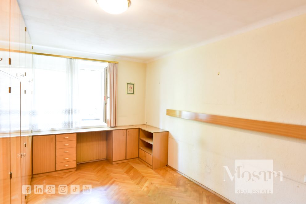 A rare opportunity in a prime location. Living opposite the Palais Rasumofsky and just a few steps from the Rochusmarkt